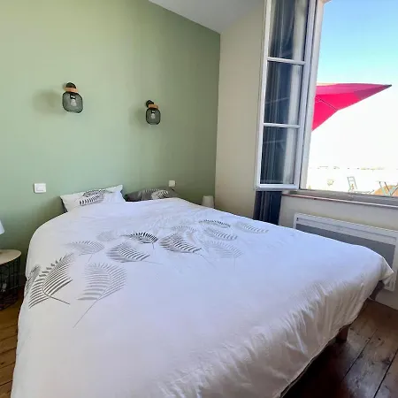 Magnifique Avec Vue Sur Le Vieux-port Et Terrasse Privee Sans Vis-a-vis Appartement *