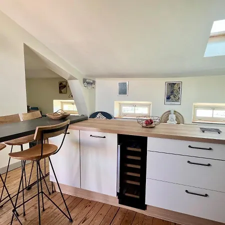 Magnifique Avec Vue Sur Le Vieux-port Et Terrasse Privee Sans Vis-a-vis La Rochelle (Charente-Maritime)