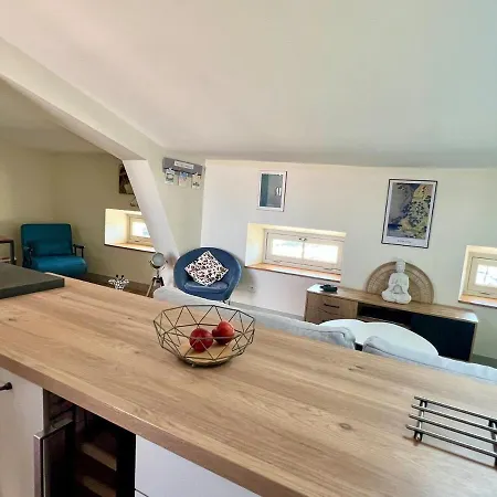 Magnifique Avec Vue Sur Le Vieux-port Et Terrasse Privee Sans Vis-a-vis La Rochelle (Charente-Maritime)