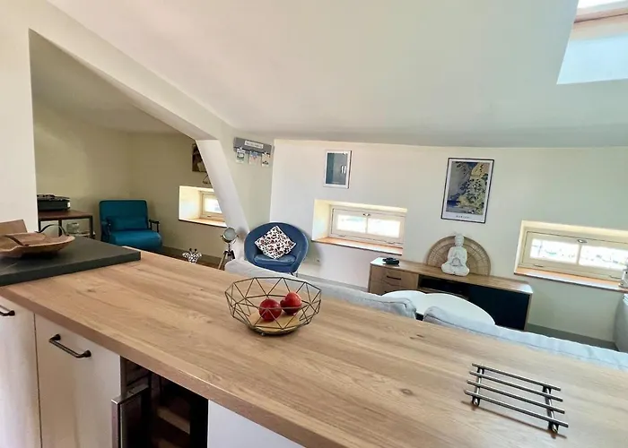 Magnifique Avec Vue Sur Le Vieux-port Et Terrasse Privee Sans Vis-a-vis La Rochelle (Charente-Maritime)